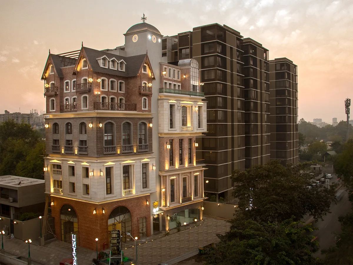 Uniza Building