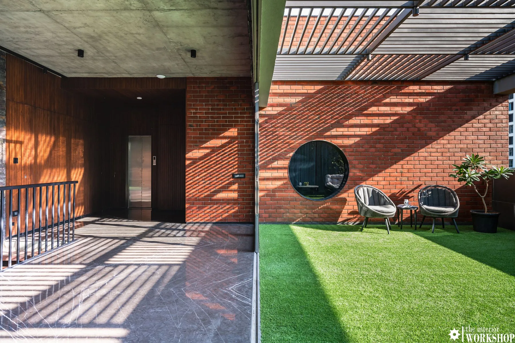 The Infinite Frames perspective 1