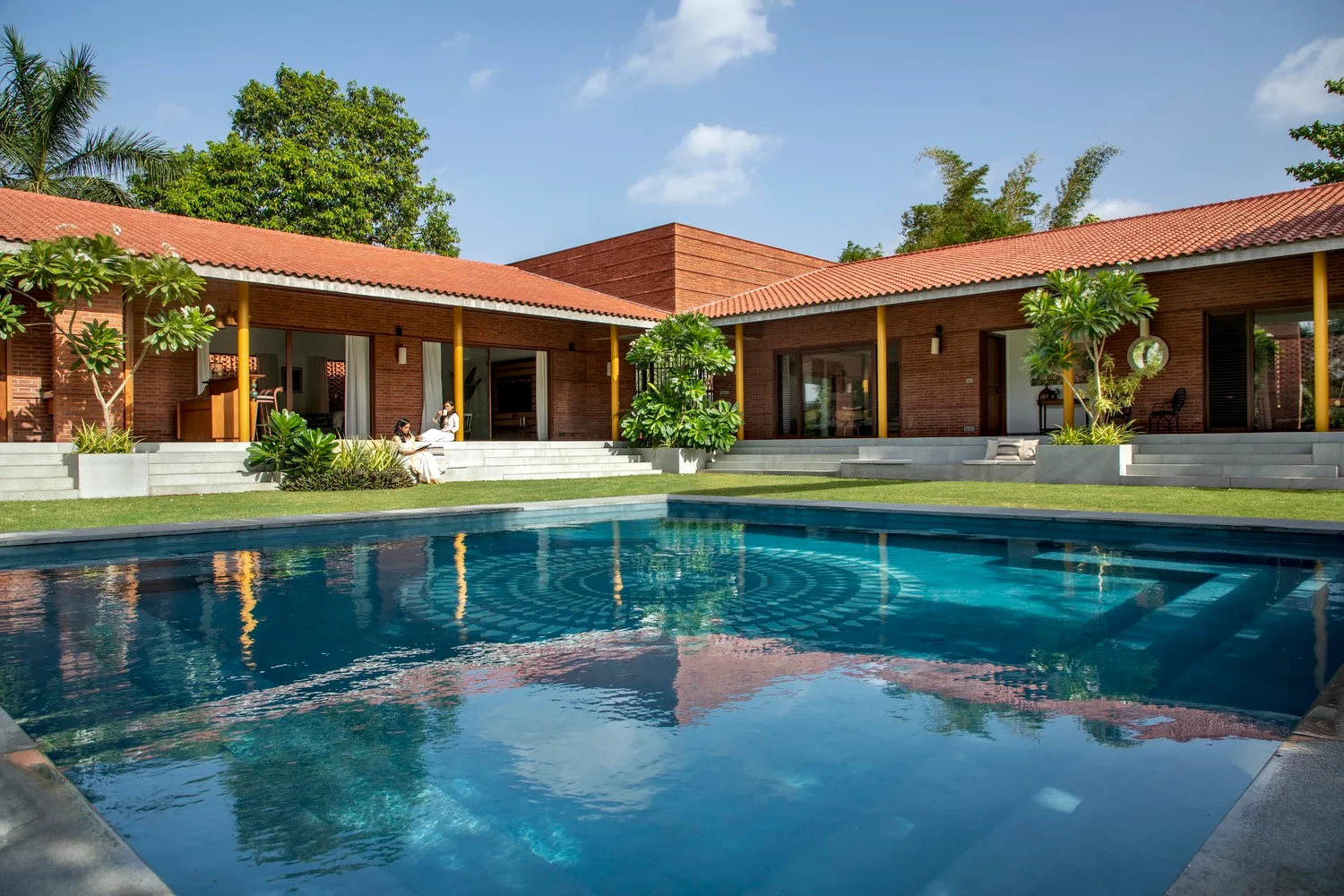 Satish parikh farm house perspective 3